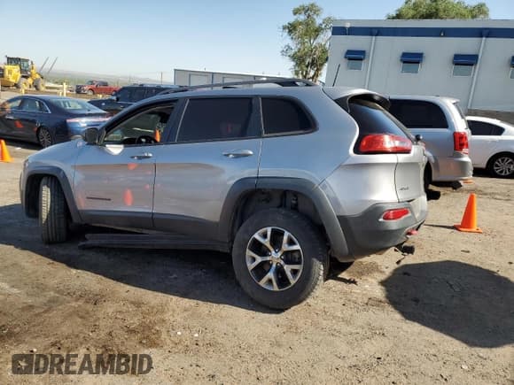 ✅ 2017 Jeep Cherokee Trailhawk L Plus • VIN: 1C4PJMBB1HW528348 • Лот: 61599395. Опубликован ранее на Copart с пробегом 111 190 миль. Бесплатный доступ к архиву аукционных продаж из США и подробный отчёт об истории автомобиля на DreamBid. Изображение 2.