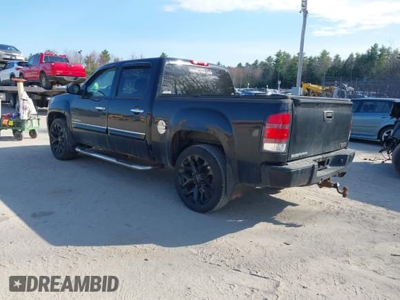 ✅ 2008 GMC Sierra Denali • VIN: 2GTEK638181258869 • Лот: 42112054. Опубликован ранее на IAAI с пробегом 207 120 миль. Бесплатный доступ к архиву аукционных продаж из США и подробный отчёт об истории автомобиля на DreamBid. Изображение 3.
