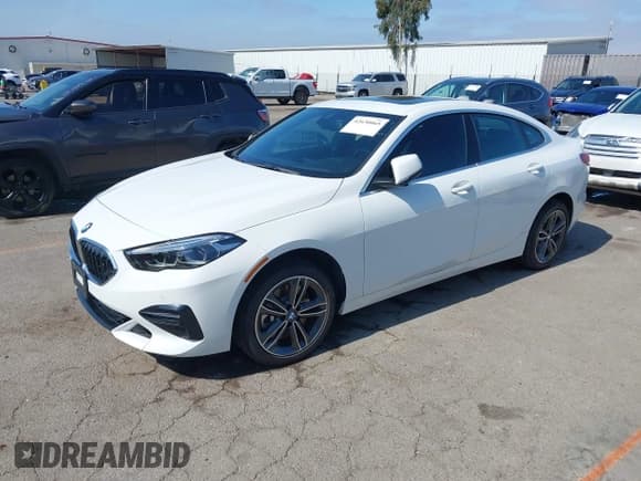 ✅ 2022 BMW 2 Series 228i • VIN: WBA53AK04N7K90514 • Lot: 42630065. Wystawiony na IAAI z przebiegiem 31 036 mil. Bezpłatny archiwum sprzedaży aukcyjnych z USA i szczegółowy raport historii pojazdu na DreamBid. Zdjęcie 17.