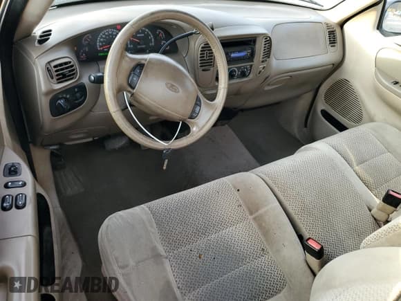 ✅ 2002 Ford F-150 XL • VIN: 2FTRF172X2CA47857 • Lot: 42640365. Wystawiony na Copart z przebiegiem 98 526 mil. Bezpłatny archiwum sprzedaży aukcyjnych z USA i szczegółowy raport historii pojazdu na DreamBid. Zdjęcie 8.