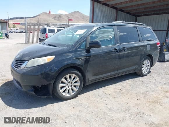 ✅ 2011 Toyota Sienna XLE • VIN: 5TDDK3DC6BS005317 • Lot: 42584654. Listed on IAAI with 191,713 mi. Free auction sales archive from the USA and detailed vehicle history report at DreamBid. Image 17.