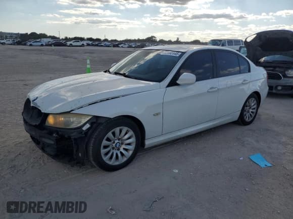 ✅ 2009 BMW 3 Series 328i • VIN: WBAPH57599NL77770 • Lot: 92892445. Listed on Copart with 66,122 mi. Free auction sales archive from the USA and detailed vehicle history report at DreamBid. Image 1.