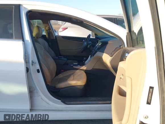 ✅ 2014 Hyundai Sonata Limited • VIN: 5NPEC4ABXEH815577 • Лот: 43687778. Опубликован ранее на IAAI с пробегом 197 637 миль. Бесплатный доступ к архиву аукционных продаж из США и подробный отчёт об истории автомобиля на DreamBid. Изображение 5.