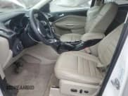 ✅ 2015 Ford Escape Titanium • VIN: 1FMCU9JXXFUB59350 • Lot: 81736825. Wystawiony na Copart z przebiegiem 39 482 mil. Bezpłatny archiwum sprzedaży aukcyjnych z USA i szczegółowy raport historii pojazdu na DreamBid. Zdjęcie 7.