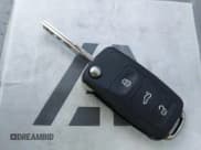 ✅ 2015 Volkswagen Passat S • VIN: 1VWAS7A31FC083006 • Lot: 43451556. Wystawiony na IAAI z przebiegiem 152 110 mil. Bezpłatny archiwum sprzedaży aukcyjnych z USA i szczegółowy raport historii pojazdu na DreamBid. Zdjęcie 11.