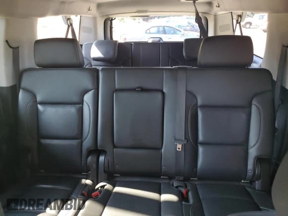 ✅ 2018 Chevrolet Suburban LT • VIN: 1GNSKHKCXJR369817 • Lot: 68497994. Wystawiony na Copart z przebiegiem 271 509 mil. Bezpłatny archiwum sprzedaży aukcyjnych z USA i szczegółowy raport historii pojazdu na DreamBid. Zdjęcie 10.