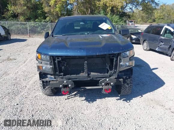 ✅ 2019 Chevrolet Silverado 1500 Custom Trail Boss • VIN: 1GCRYCEF9KZ301587 • Lot: 43449291. Wystawiony na IAAI z przebiegiem 56 383 mil. Bezpłatny archiwum sprzedaży aukcyjnych z USA i szczegółowy raport historii pojazdu na DreamBid. Zdjęcie 13.