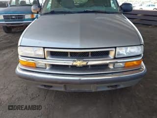 ✅ 2001 Chevrolet Blazer LT • VIN: 1GNDT13W31K152009 • Lot: 42711162. Wystawiony na IAAI z przebiegiem 149 275 mil. Bezpłatny archiwum sprzedaży aukcyjnych z USA i szczegółowy raport historii pojazdu na DreamBid. Zdjęcie 6.