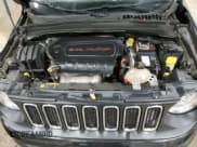 ✅ 2017 Jeep Renegade Latitude • VIN: ZACCJBBB4HPF57908 • Lot: 90693045. Wystawiony na Copart z przebiegiem 84 131 mil. Bezpłatny archiwum sprzedaży aukcyjnych z USA i szczegółowy raport historii pojazdu na DreamBid. Zdjęcie 12.