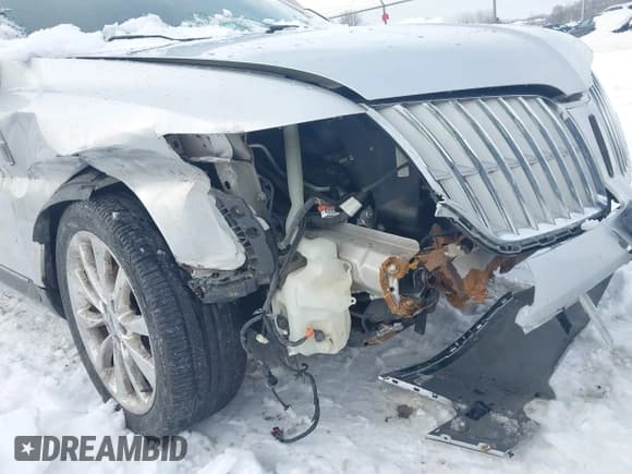 ✅ 2010 Lincoln MKT EcoBoost • VIN: 2LMHJ5AT4ABJ19305 • Lot: 41611484. Wystawiony na IAAI z przebiegiem 201 544 mil. Bezpłatny archiwum sprzedaży aukcyjnych z USA i szczegółowy raport historii pojazdu na DreamBid. Zdjęcie 6.