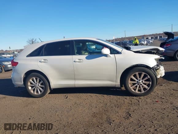 ✅ 2011 Toyota Venza • VIN: 4T3BA3BB0BU026067 • Lot: 43712376. Listed on IAAI with 94,459 mi. Free auction sales archive from the USA and detailed vehicle history report at DreamBid. Image 13.