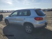 ✅ 2012 Volkswagen Tiguan S • VIN: WVGBV7AXXCW609589 • Лот: 92124635. Опубликован ранее на Copart с пробегом 177 593 миль. Бесплатный доступ к архиву аукционных продаж из США и подробный отчёт об истории автомобиля на DreamBid. Изображение 2.