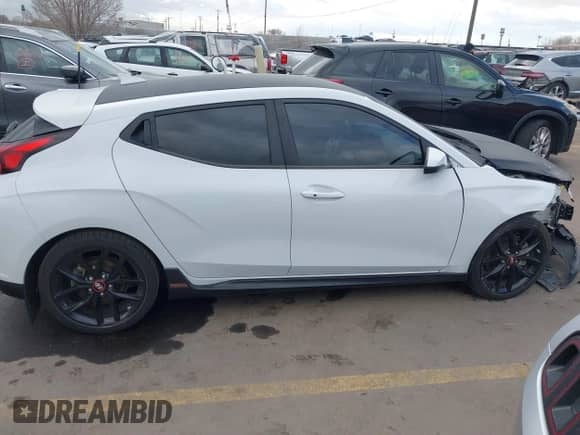 2019 Hyundai Veloster Turbo z VIN KMHTH6AB3KU020193, wystawiony jako IAAI lot #41526722 z przebiegiem 54 697 mil mil oraz . Historia ofert i sprzedaży dostępna na DreamBid. Obrazek 13.