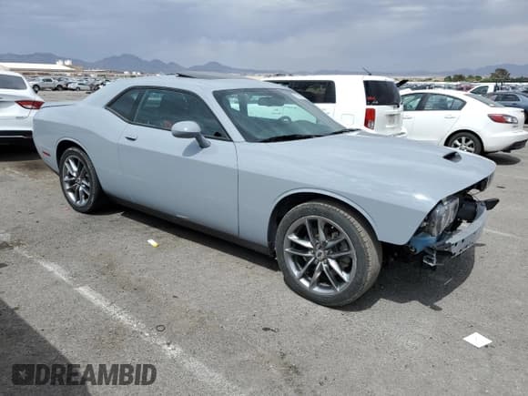✅ 2021 Dodge Challenger GT • VIN: 2C3CDZKGXMH560985 • Lot: 55062823. Wystawiony na Copart z przebiegiem 52 613 mil. Bezpłatny archiwum sprzedaży aukcyjnych z USA i szczegółowy raport historii pojazdu na DreamBid. Zdjęcie 4.