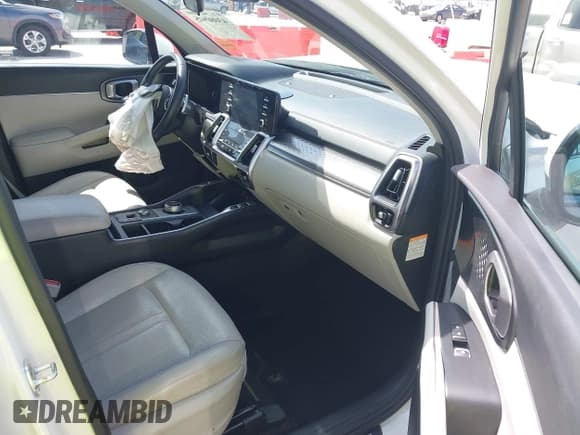✅ 2021 Kia Sorento S • VIN: KNDRG4LG9M5033087 • Lot: 43080945. Listed on IAAI with 58,524 mi. Free auction sales archive from the USA and detailed vehicle history report at DreamBid. Image 5.