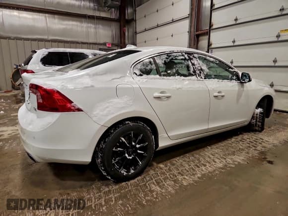 ✅ 2016 Volvo S60 T6 Drive-E Platinum • VIN: YV149MFM4F1342394 • Lot: 95929505. Listed on Copart with 256,175 mi. Free auction sales archive from the USA and detailed vehicle history report at DreamBid. Image 3.