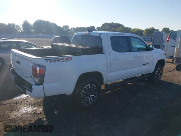 ✅ 2023 Toyota Tacoma SR • VIN: 3TMCZ5AN5PM558010 • Лот: 43358292. Опубликован ранее на IAAI с пробегом 26 117 миль. Бесплатный доступ к архиву аукционных продаж из США и подробный отчёт об истории автомобиля на DreamBid. Изображение 4.