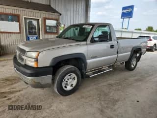 ✅ 2004 Chevrolet Silverado 2500HD Work Truck • VIN: 1GCHK24U04E135008 • Lot: 60415035. Wystawiony na Copart z przebiegiem 239 781 mil. Bezpłatny archiwum sprzedaży aukcyjnych z USA i szczegółowy raport historii pojazdu na DreamBid. Zdjęcie 1.