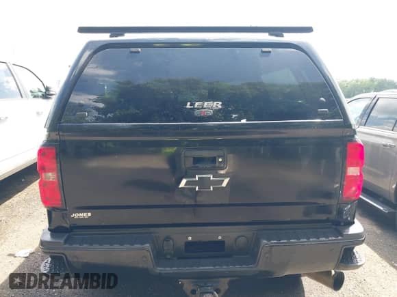 2016 Chevrolet Silverado 2500HD LT z VIN 1GC1KVE84GF246115, wystawiony jako IAAI lot #42601633 z przebiegiem 206 354 mil mil oraz . Historia ofert i sprzedaży dostępna na DreamBid. Obrazek 15.