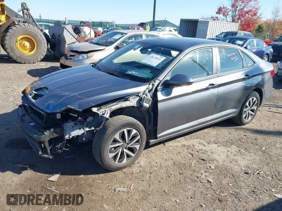 ✅ 2024 Volkswagen Jetta S • VIN: 3VW5M7BU2RM007476 • Lot: 43674022. Listed on IAAI with 47,377 mi. Free auction sales archive from the USA and detailed vehicle history report at DreamBid. Image 2.