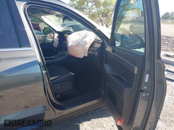 2025 Hyundai Palisade XRT z VIN KM8R34GE0SU945657, wystawiony jako IAAI lot #43298136 z przebiegiem 1 334 mil mil oraz . Historia ofert i sprzedaży dostępna na DreamBid. Obrazek 5.