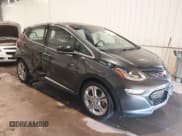 ✅ 2021 Chevrolet Bolt EV LT • VIN: 1G1FY6S00M4102263 • Lot: 40242852. Wystawiony na IAAI z przebiegiem 36 467 mil. Bezpłatny archiwum sprzedaży aukcyjnych z USA i szczegółowy raport historii pojazdu na DreamBid. Zdjęcie 1.