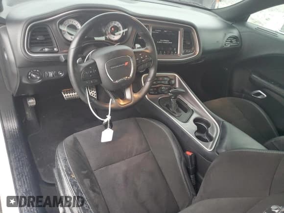 ✅ 2021 Dodge Challenger R/T Scat Pack • VIN: 2C3CDZFJ5MH681154 • Lot: 45398764. Wystawiony na Copart z przebiegiem 17 355 mil. Bezpłatny archiwum sprzedaży aukcyjnych z USA i szczegółowy raport historii pojazdu na DreamBid. Zdjęcie 8.