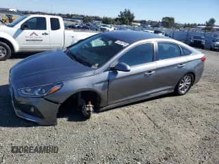 2018 Hyundai Sonata SE с VIN 5NPE24AF8JH705997, выставлен на аукционе Copart как лот 82363795 с пробегом 132 773 миль миль и Списание • Salvage title. История ставок и продаж доступна на DreamBid. Изображение 1.