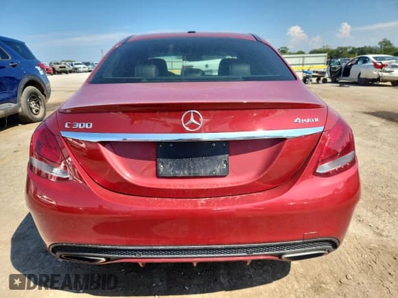 ✅ 2016 Mercedes-Benz C 300 • VIN: 55SWF4KB4GU103351 • Lot: 80032385. Wystawiony na Copart z przebiegiem 95 935 mil. Bezpłatny archiwum sprzedaży aukcyjnych z USA i szczegółowy raport historii pojazdu na DreamBid. Zdjęcie 6.
