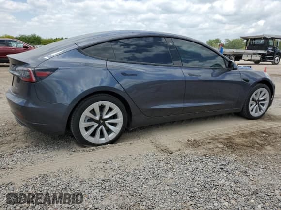 ✅ 2022 Tesla Model 3 Long Range • VIN: 5YJ3E1EB2NF263064 • Lot: 53246295. Wystawiony na Copart z przebiegiem 21 980 mil. Bezpłatny archiwum sprzedaży aukcyjnych z USA i szczegółowy raport historii pojazdu na DreamBid. Zdjęcie 3.