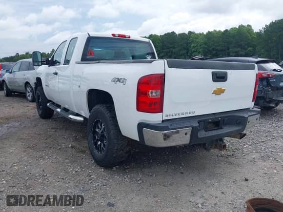 ✅ 2013 Chevrolet Silverado 2500HD Work Truck • VIN: 1GC2KVCG7DZ403046 • Lot: 42442506. Wystawiony na IAAI z przebiegiem 304 543 mil. Bezpłatny archiwum sprzedaży aukcyjnych z USA i szczegółowy raport historii pojazdu na DreamBid. Zdjęcie 3.