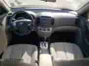 2010 Hyundai Elantra GLS z VIN KMHDU4ADXAU177594, wystawiony jako Copart lot #70050154 z przebiegiem 85 334 mil mil oraz Szkoda całkowita • Salvage title. Historia ofert i sprzedaży dostępna na DreamBid. Obrazek 8.