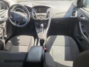 ✅ 2018 Ford Focus SEL • VIN: 1FADP3M23JL303872 • Lot: 70679895. Wystawiony na Copart z przebiegiem 61 568 mil. Bezpłatny archiwum sprzedaży aukcyjnych z USA i szczegółowy raport historii pojazdu na DreamBid. Zdjęcie 8.