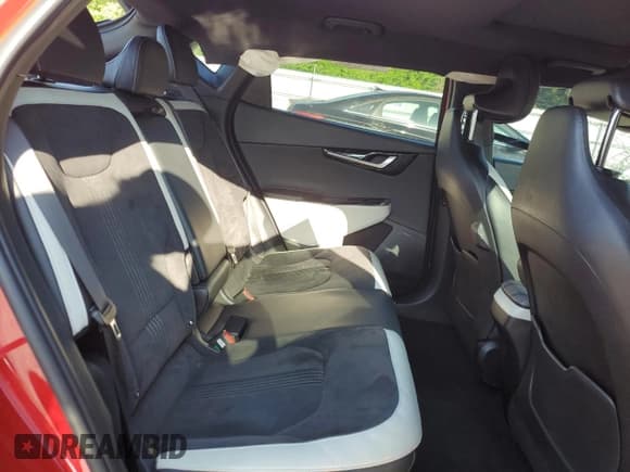 ✅ 2022 Kia EV6 GT-Line • VIN: KNDC44LA0N5026797 • Лот: 60171085. Опубликован ранее на Copart с пробегом 43 195 миль. Бесплатный доступ к архиву аукционных продаж из США и подробный отчёт об истории автомобиля на DreamBid. Изображение 10.