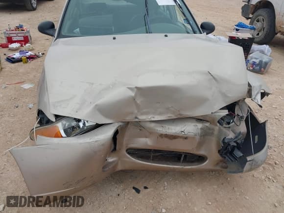 ✅ 1998 Ford Escort SE • VIN: 1FAFP13P7WW206903 • Lot: 41430681. Wystawiony na IAAI z przebiegiem 176 864 mil. Bezpłatny archiwum sprzedaży aukcyjnych z USA i szczegółowy raport historii pojazdu na DreamBid. Zdjęcie 6.