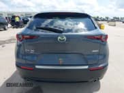 ✅ 2025 Mazda CX-30 S Carbon Edition • VIN: 3MVDMBCM8SM806487 • Lot: 42579926. Wystawiony na IAAI z przebiegiem 3 161 mil. Bezpłatny archiwum sprzedaży aukcyjnych z USA i szczegółowy raport historii pojazdu na DreamBid. Zdjęcie 16.