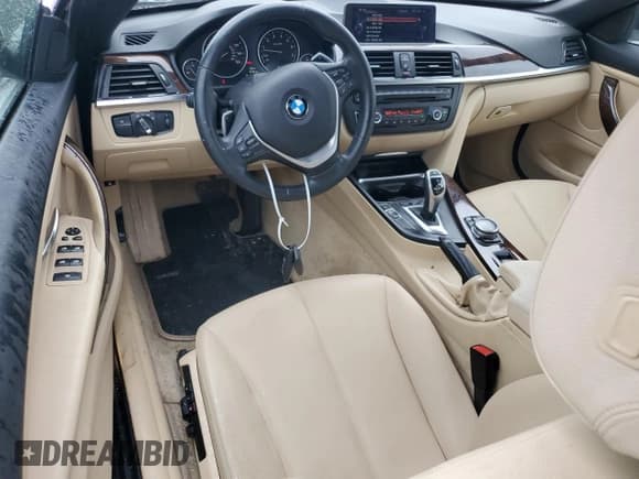 ✅ 2014 BMW 4 Series 428i xDrive • VIN: WBA3T1C57EPS98950 • Lot: 55091815. Wystawiony na Copart z przebiegiem 71 469 mil. Bezpłatny archiwum sprzedaży aukcyjnych z USA i szczegółowy raport historii pojazdu na DreamBid. Zdjęcie 8.