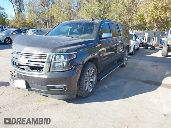 ✅ 2018 Chevrolet Suburban Premier • VIN: 1GNSKJKC9JR298536 • Лот: 43577245. Опубликован ранее на IAAI с пробегом 138 244 миль. Бесплатный доступ к архиву аукционных продаж из США и подробный отчёт об истории автомобиля на DreamBid. Изображение 2.