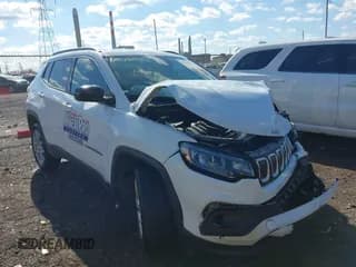 ✅ 2022 Jeep Compass Latitude Lux • VIN: 3C4NJDFB6NT152460 • Lot: 43579744. Wystawiony na IAAI z przebiegiem 65 791 mil. Bezpłatny archiwum sprzedaży aukcyjnych z USA i szczegółowy raport historii pojazdu na DreamBid. Zdjęcie 1.