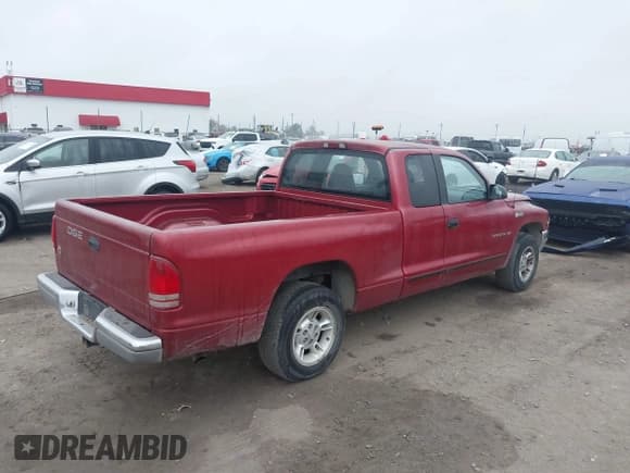 ✅ 1999 Dodge Dakota SLT • VIN: 1B7GL22X6XS284776 • Лот: 43646944. Опубликован ранее на IAAI с пробегом 187 236 миль. Бесплатный доступ к архиву аукционных продаж из США и подробный отчёт об истории автомобиля на DreamBid. Изображение 4.
