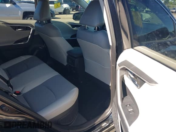 ✅ 2024 Toyota RAV4 Hybrid Limited • VIN: JTMD6RFV0RD148274 • Lot: 43445849. Listed on IAAI with 21,787 mi. Free auction sales archive from the USA and detailed vehicle history report at DreamBid. Image 8.