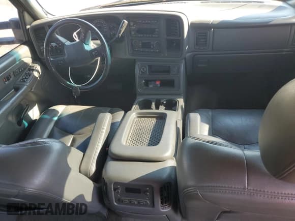 ✅ 2004 Chevrolet Silverado 2500HD LT • VIN: 1GCHC23184F119895 • Lot: 69096485. Listed on Copart with Not provided. Free auction sales archive from the USA and detailed vehicle history report at DreamBid. Image 8.