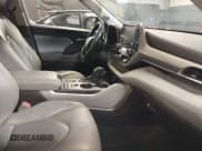 ✅ 2022 Toyota Highlander XLE • VIN: 5TDGZRBHXNS192494 • Лот: 42400806. Опубликован ранее на IAAI с пробегом 44 573 миль. Бесплатный доступ к архиву аукционных продаж из США и подробный отчёт об истории автомобиля на DreamBid. Изображение 5.