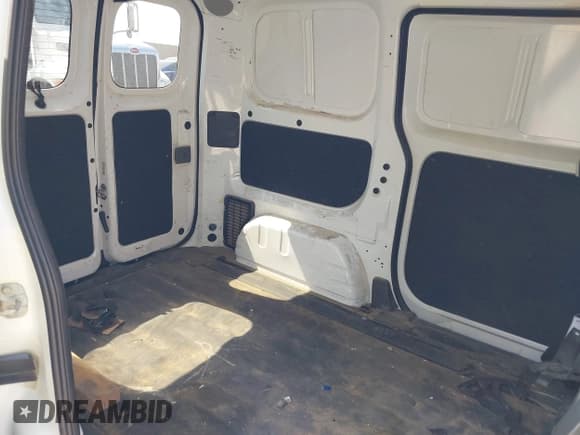 ✅ 2015 Nissan NV200 SV • VIN: 3N6CM0KN7FK701790 • Lot: 42731266. Listed on IAAI with 223,599 mi. Free auction sales archive from the USA and detailed vehicle history report at DreamBid. Image 8.
