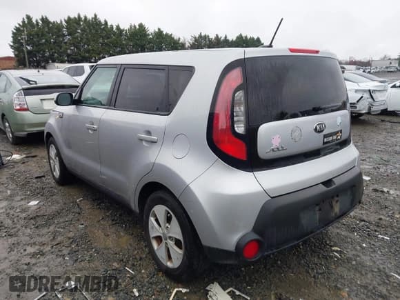 ✅ 2016 Kia Soul • VIN: KNDJN2A21G7857561 • Lot: 43776624. Wystawiony na IAAI z przebiegiem 114 108 mil. Bezpłatny archiwum sprzedaży aukcyjnych z USA i szczegółowy raport historii pojazdu na DreamBid. Zdjęcie 3.