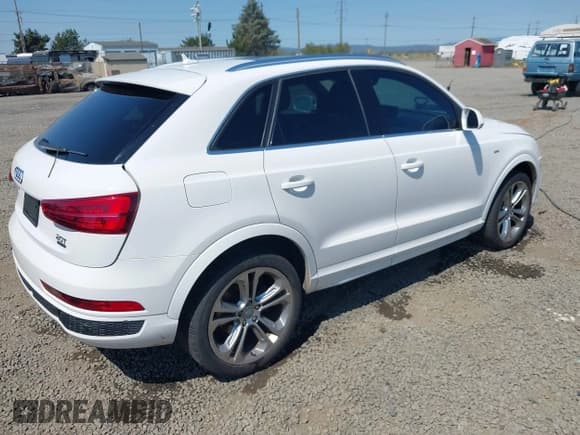 ✅ 2016 Audi Q3 Prestige • VIN: WA1GFCFSXGR006640 • Lot: 42723191. Wystawiony na IAAI z przebiegiem 167 714 mil. Bezpłatny archiwum sprzedaży aukcyjnych z USA i szczegółowy raport historii pojazdu na DreamBid. Zdjęcie 4.