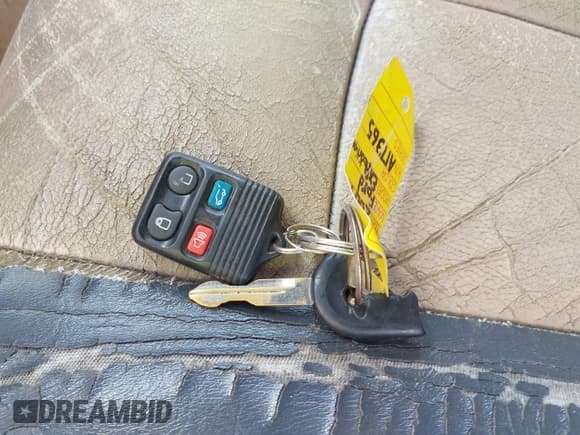 ✅ 2007 Ford Expedition Max Eddie Bauer • VIN: 1FMFK17527LA17365 • Lot: 43134179. Wystawiony na IAAI z przebiegiem 217 429 mil. Bezpłatny archiwum sprzedaży aukcyjnych z USA i szczegółowy raport historii pojazdu na DreamBid. Zdjęcie 11.