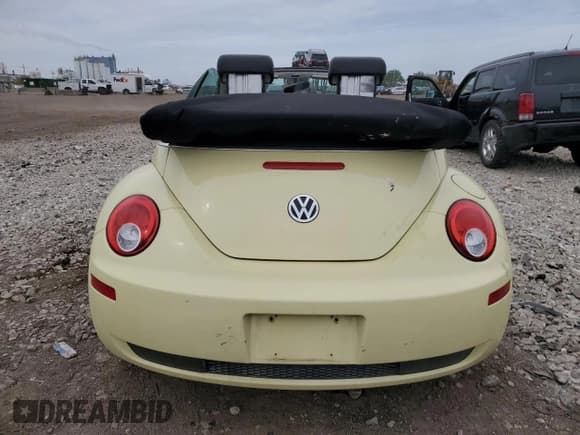 ✅ 2006 Volkswagen Beetle • VIN: 3VWRF31Y56M312779 • Lot: 57452515. Wystawiony na Copart z przebiegiem 91 338 mil. Bezpłatny archiwum sprzedaży aukcyjnych z USA i szczegółowy raport historii pojazdu na DreamBid. Zdjęcie 6.