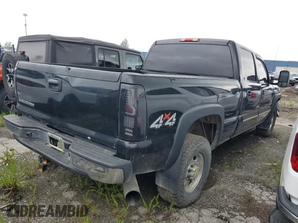 ✅ 2007 Chevrolet Silverado 2500HD LT3 • VIN: 1GCHK23D87F175692 • Lot: 55225575. Listed on Copart with 186,011 mi. Free auction sales archive from the USA and detailed vehicle history report at DreamBid. Image 3.