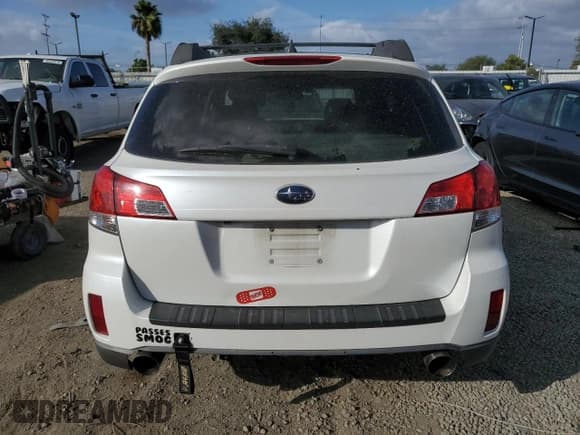 ✅ 2014 Subaru Outback Limited • VIN: 4S4BRDPC2E2232595 • Lot: 82466725. Listed on Copart with 205,234 mi. Free auction sales archive from the USA and detailed vehicle history report at DreamBid. Image 6.